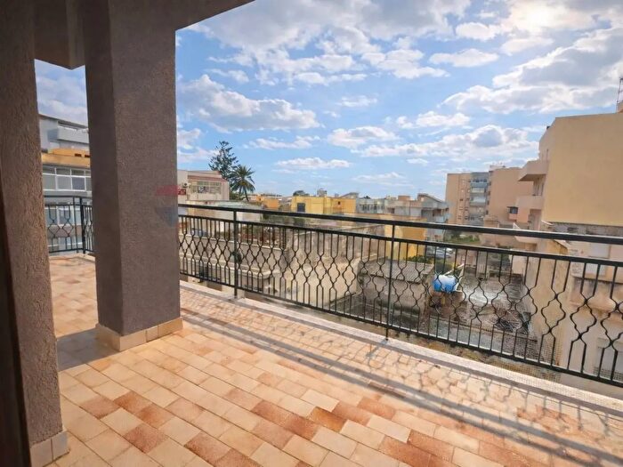 Appartamento quadrilocale in vendita in Via Cariddi, Erice