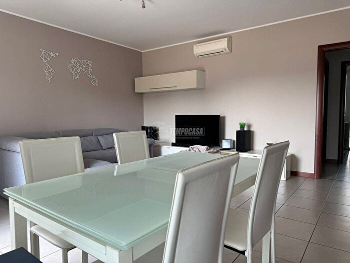 Appartamento bilocale in affitto in Via Enrico Cialdini, Affori, Milano