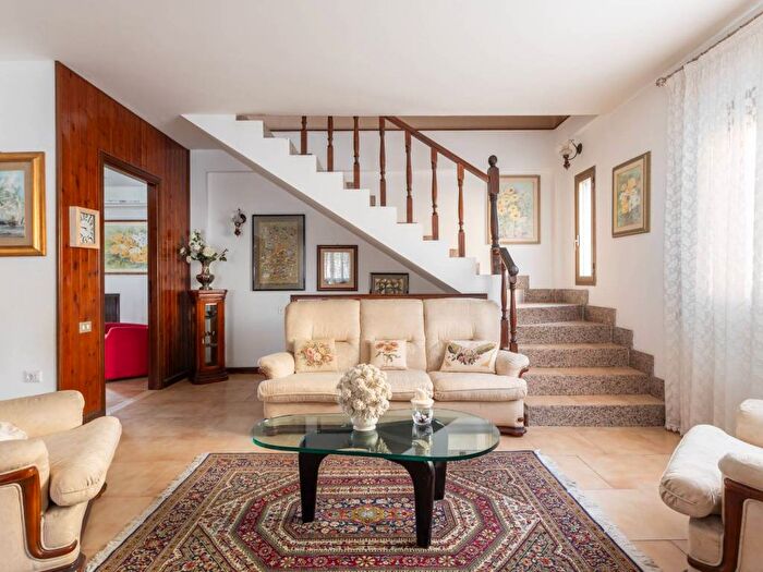 Appartamento con 5 locali in affitto in Viale Leonardo da Vinci, Selargius