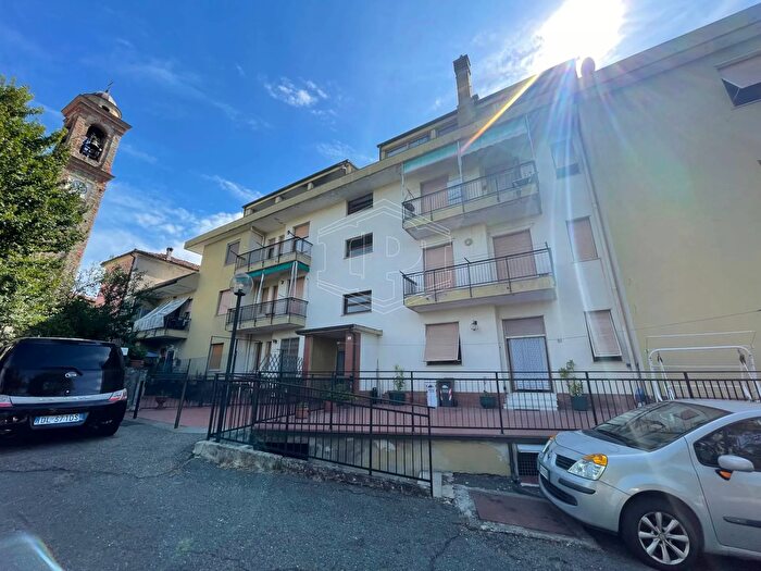 Appartamento trilocale in vendita in Via Roma, Casaleggio Boiro