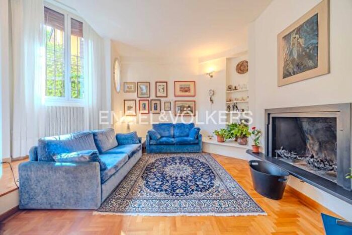 Appartamento con 6 locali in vendita in Via Frassinago, Bologna