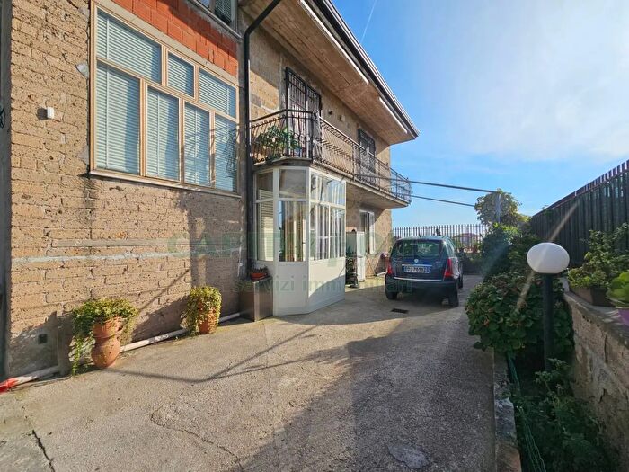 Casa con 7 locali in vendita in Vittorio Veneto, Pignataro Maggiore