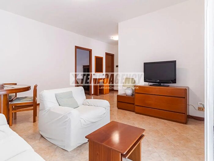 Appartamento trilocale in affitto in Via San Mirocle, Milano