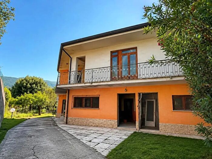 Casa con 5 locali in vendita in Via Capranica Alta Snc, Alatri