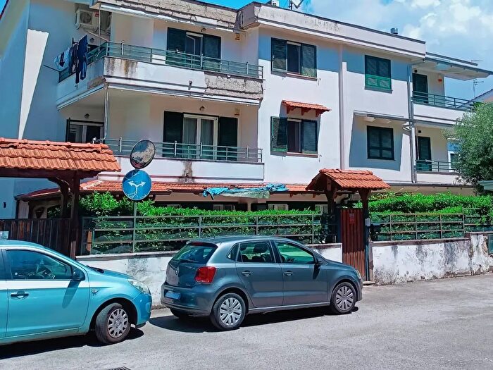Casa con 8 locali in vendita in Via Giovanni Falcone, Marano Di Napoli