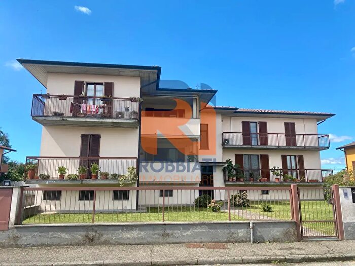 Appartamento trilocale in vendita in Via Laudi, Sommo