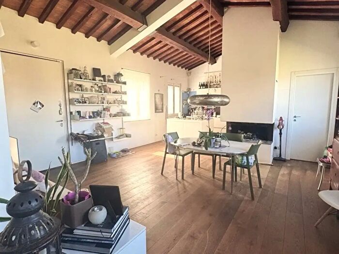 Casa con 5 locali in vendita in Arezzo