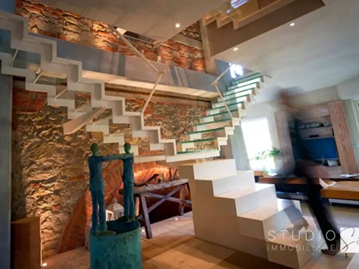 Casa con 6 locali in vendita in Via Montalese, Pistoia