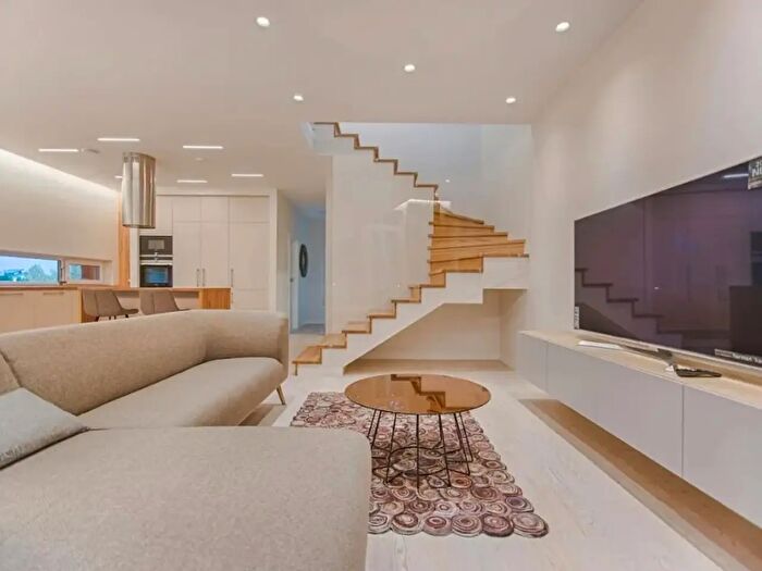 Appartamento quadrilocale in vendita in Via Francesco Sforza, Milano