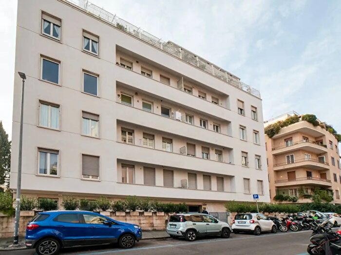 Appartamento con 10 locali in vendita in Via dei Monti Parioli, Roma