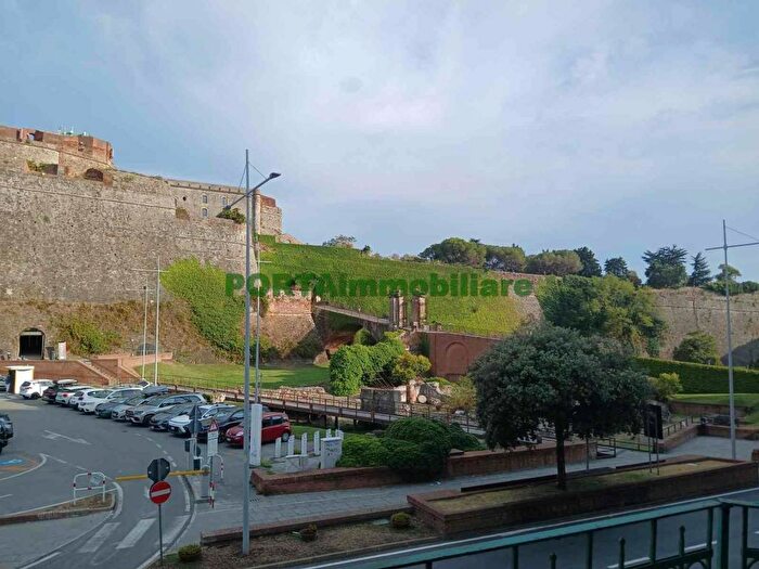 Appartamento quadrilocale in affitto in Centro Storico, Savona