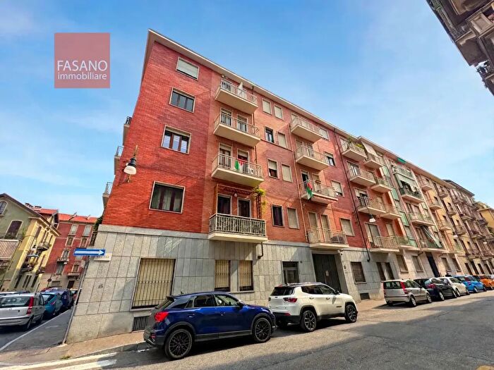 Appartamento quadrilocale in vendita in Via Perosa, Torino