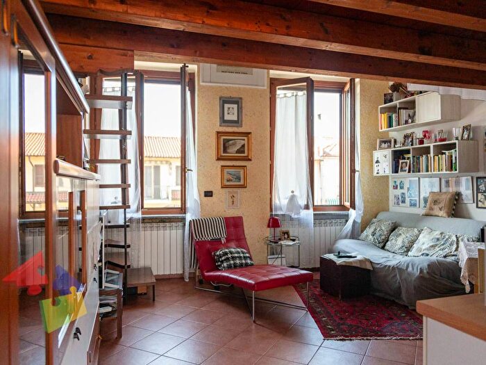 Appartamento monolocale in affitto in Via San Protaso, Casorate Primo