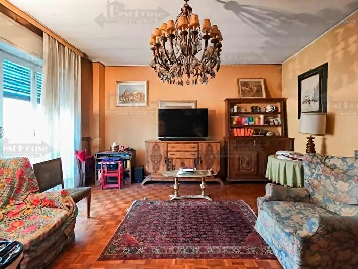 Appartamento con 5 locali in vendita in Via Pordenone, Milano