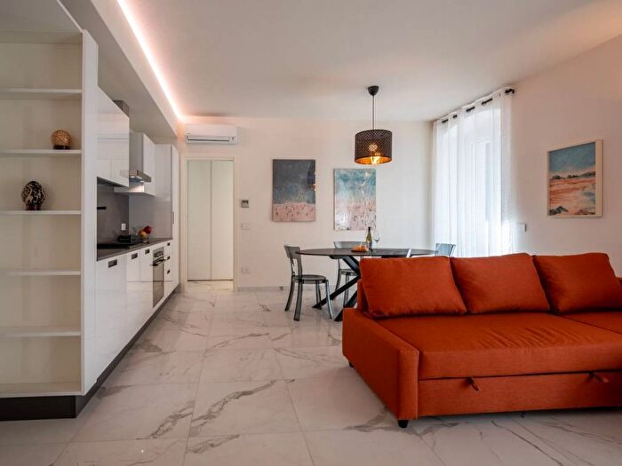 Appartamento quadrilocale in affitto in Viale Mazzini, Centro, Sestri Levante