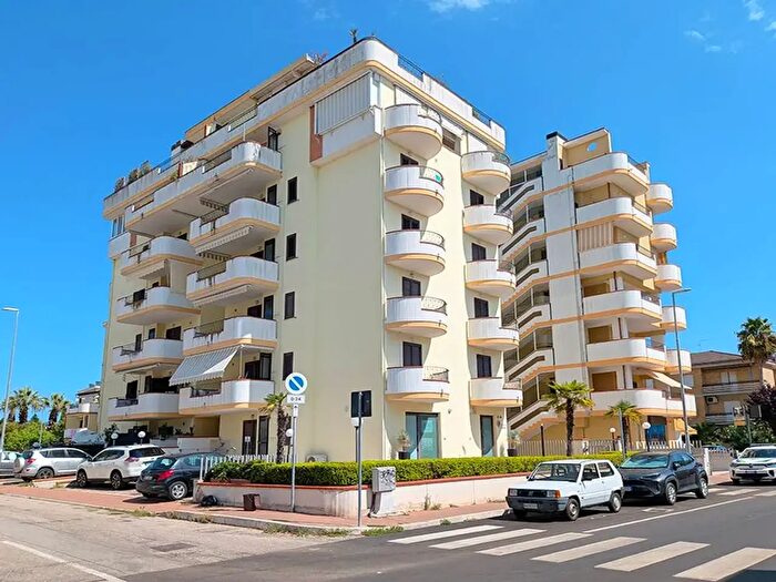 Appartamento quadrilocale in vendita in Via Toscana, Alba Adriatica