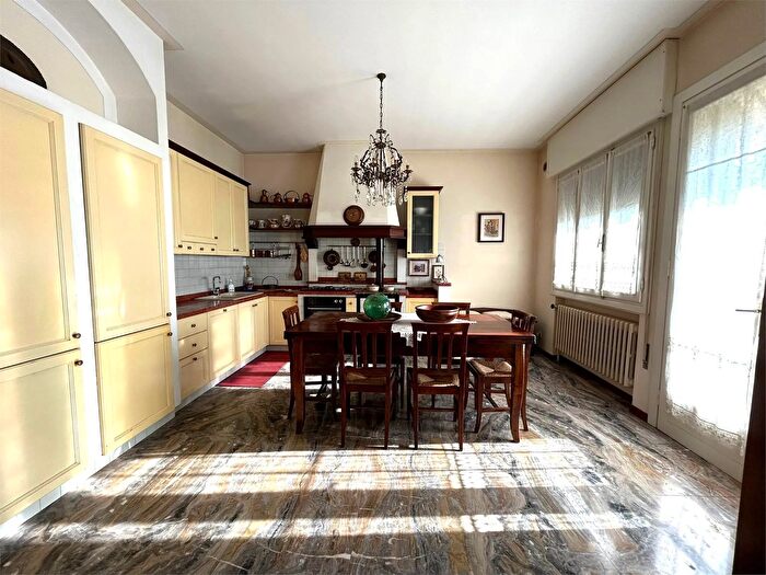 Casa con 10 locali in vendita in Fossalta Di Piave