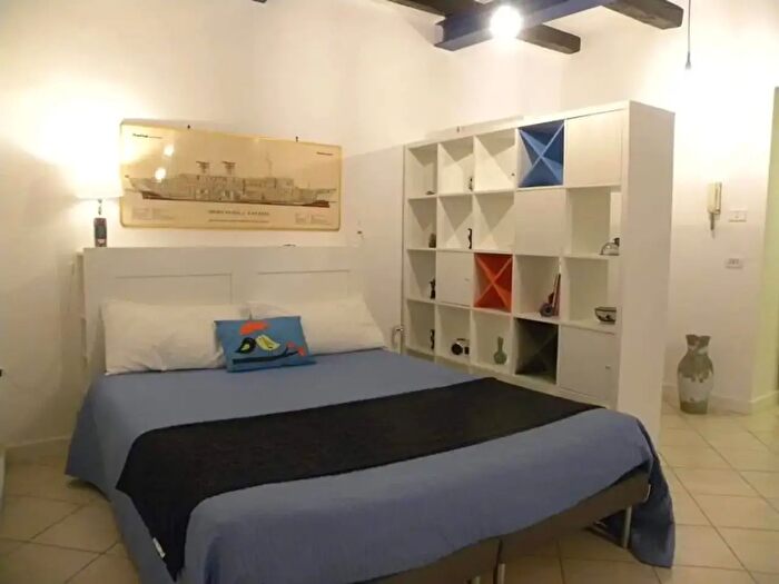 Appartamento monolocale in affitto in Via Sedile di Porto, Napoli