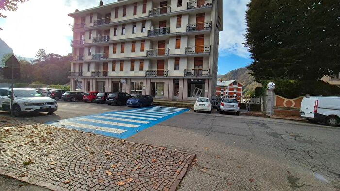 Appartamento con 5 locali in vendita in Via Brigata Giuseppe Garibaldi Varallo Vercelli, Varallo