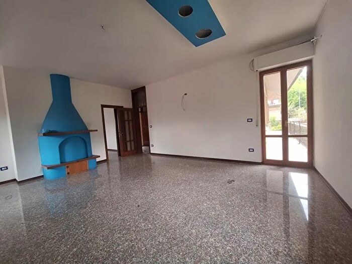 Appartamento con 8 locali in vendita in San Severino Marche