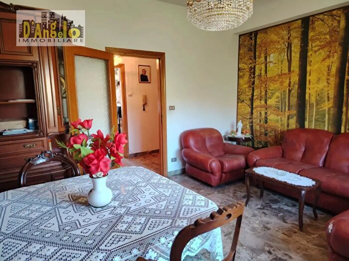 Appartamento con 5 locali in vendita in Via Borgo Giacomo Leopardi, Offida
