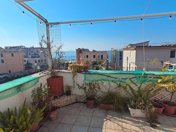 Appartamento bilocale in affitto in Via Domenico Fatale, Lungomare, Pozzuoli