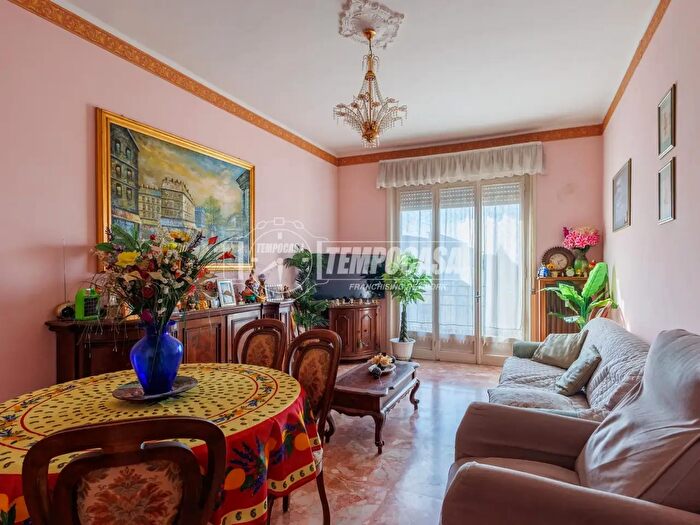 Appartamento trilocale in vendita in Parma