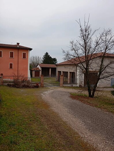 Casa in vendita in Via Primavera, Cavriana