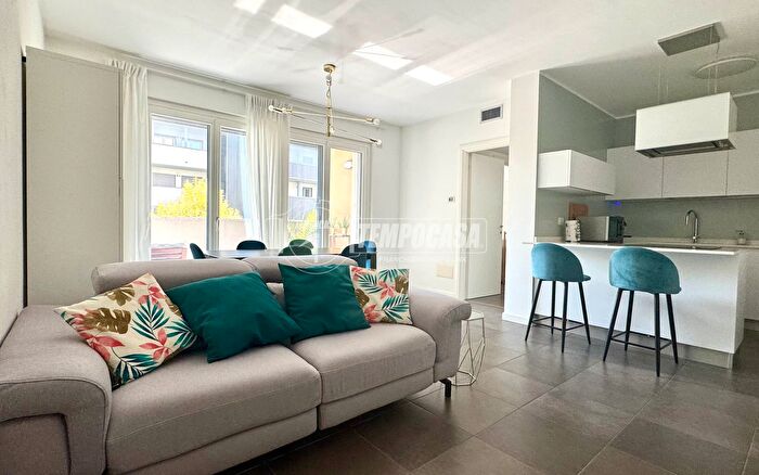 Appartamento trilocale in vendita in Rozzano