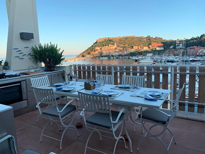 Appartamento con 6 locali in affitto in Via degli Spagnoli, Monte Argentario