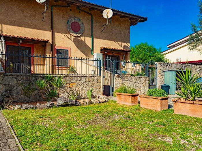Appartamento bilocale in affitto in Viale di Castel Porziano, Infernetto, Roma