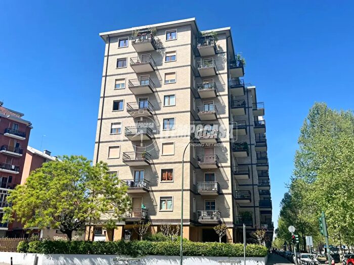 Appartamento trilocale in vendita in Corso Siracusa, Torino