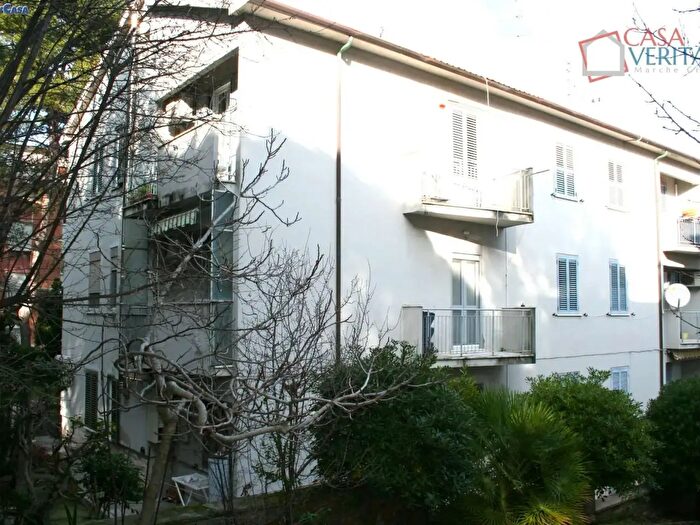 Appartamento con 5 locali in vendita in Via Matteotti, Falconara Marittima