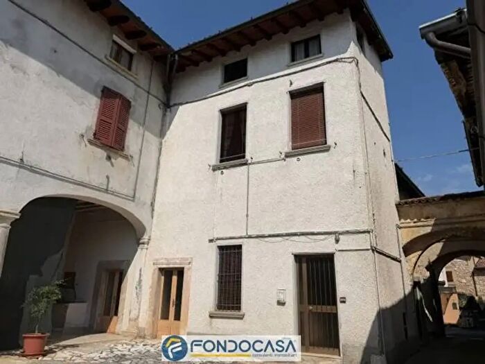 Appartamento quadrilocale in vendita in Via Foina, Monticelli Brusati