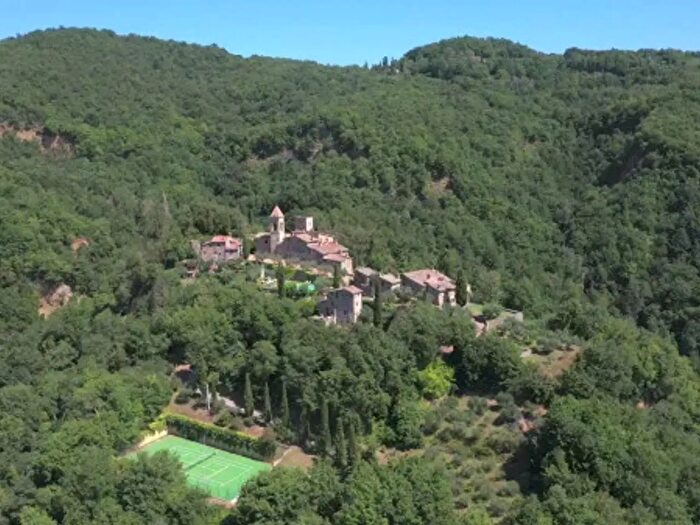 Casa con 6 locali in vendita in Umbertide