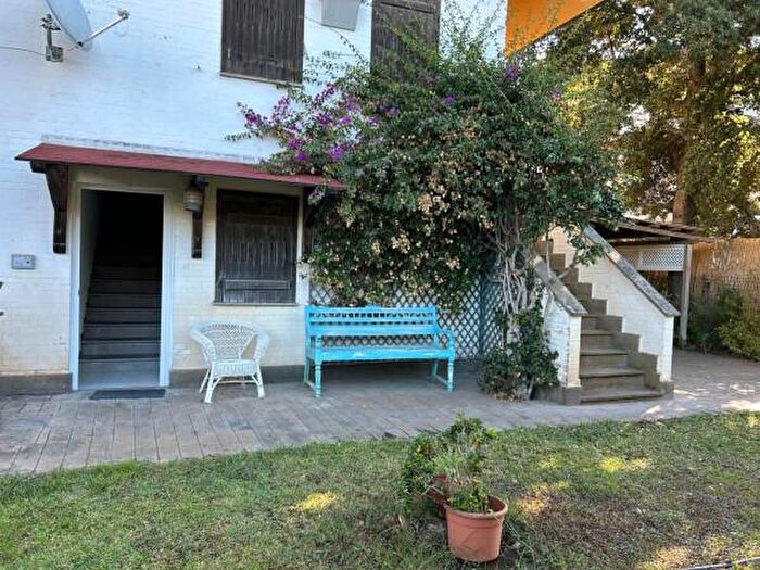 Casa con 6 locali in vendita in Via Campomarino, Fiumicino