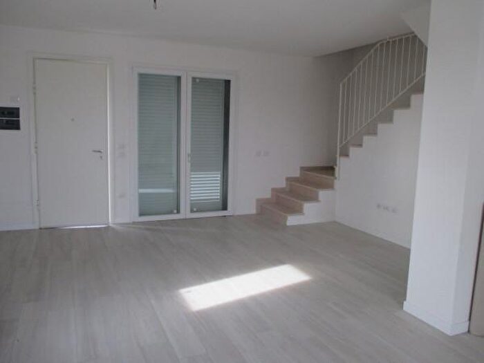 Casa con 5 locali in vendita in Cesena