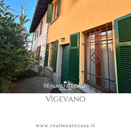 Casa trilocale in vendita in Corso Genova, Vigevano