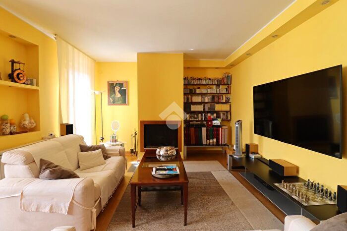 Appartamento quadrilocale in vendita in Via Ippocrate, Terni