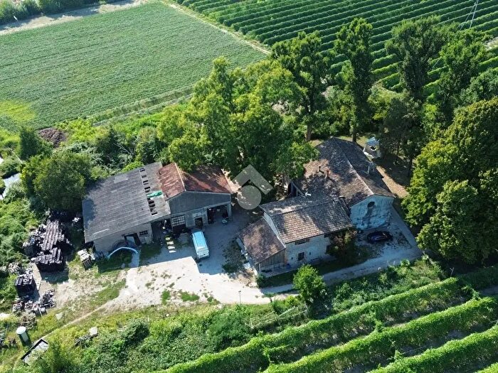 Casa con 6 locali in vendita in Via San Lorenzo, Guidizzolo