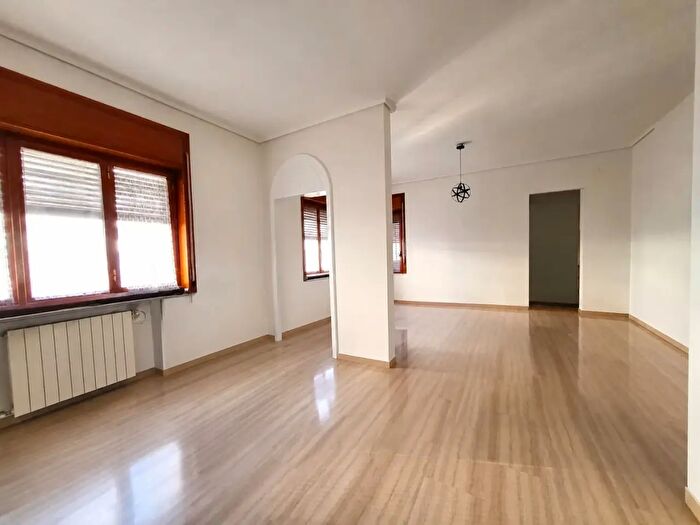 Appartamento quadrilocale in affitto in Via San Domenico B, Napoli