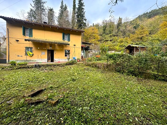 Casa con 5 locali in vendita in Via della Piaggia, Vernio