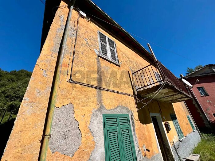 Casa con 8 locali in vendita in Via Marchesano, Varese Ligure