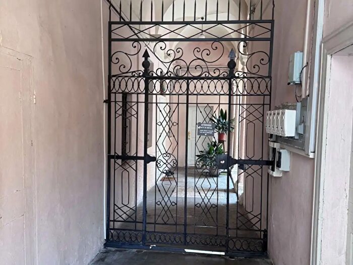 Appartamento con 7 locali in vendita in Via Corridoni, Mantova