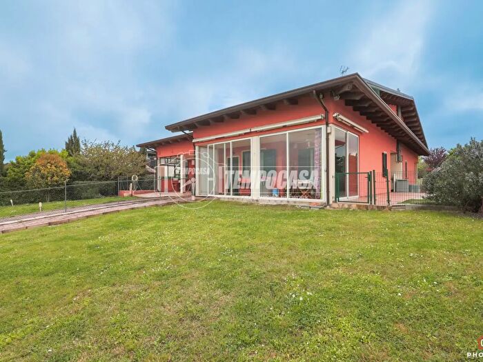 Appartamento con 5 locali in vendita in Via Garibaldi, San Clemente