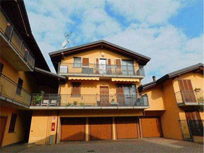 Appartamento trilocale in vendita in Via Magenta m, Somma Lombardo