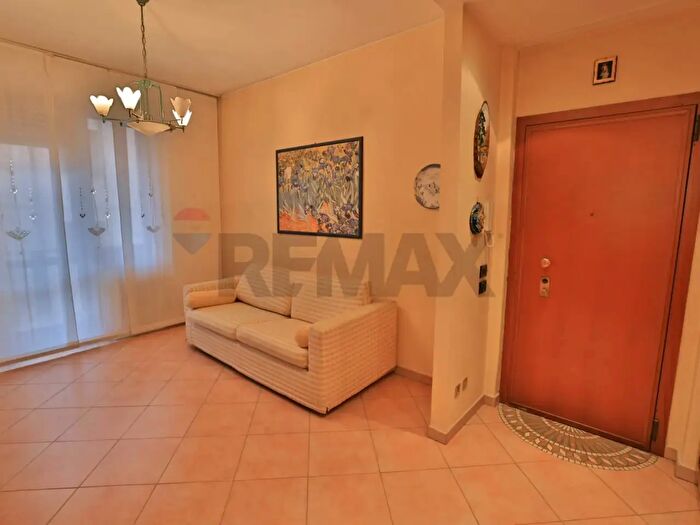 Appartamento quadrilocale in vendita in Via C Battisti, Nova Milanese