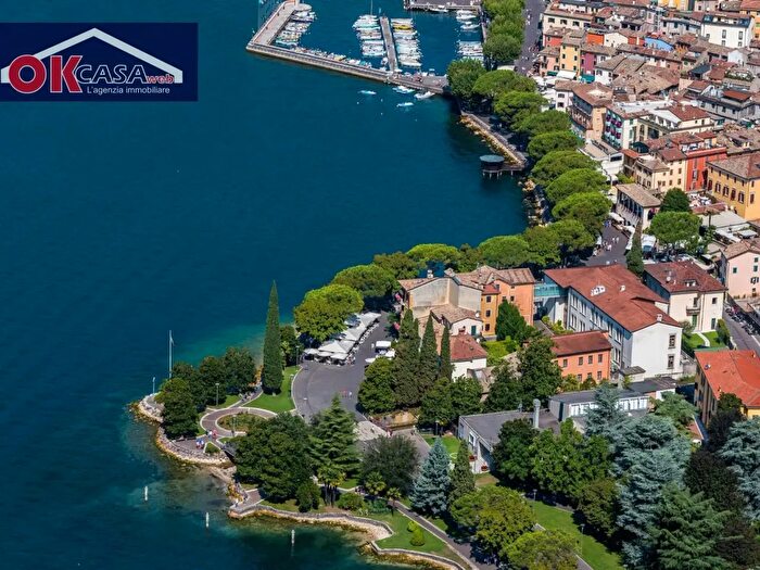 Appartamento trilocale in vendita in Petrarca, Bardolino