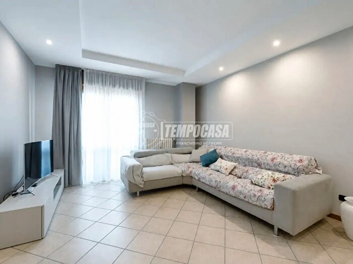 Appartamento trilocale in vendita in Via Antiche Fornaci, Cremona