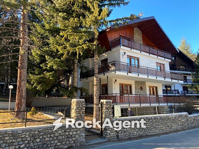 Appartamento trilocale in affitto in Via Melezet, Centro, Bardonecchia